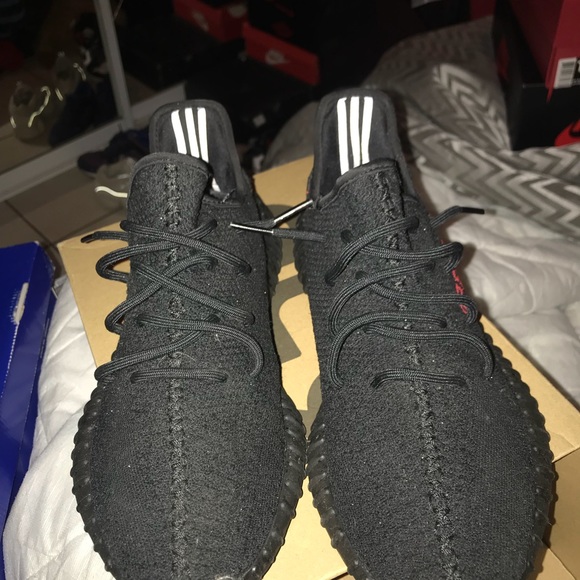 Adiddas Yeezy Boost V2 “Bred” - Picture 2 of 3